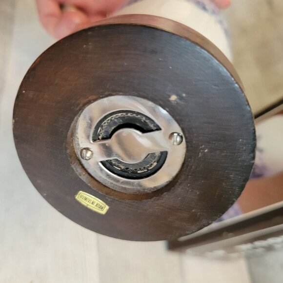 10" Wooden Pepper Mill Porcelain Windmill Jan-Mor Vintage 1983 - Picture 3 of 4